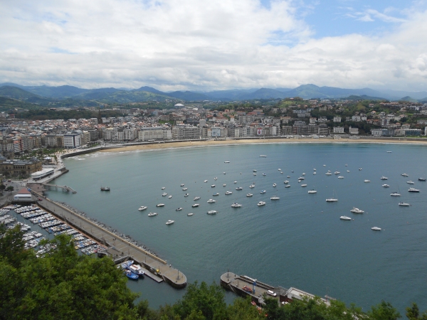 Playa de la Concha and the ports in San Sebastian. We did have a bit of sunshine as we were walking up the mountain to get these views!